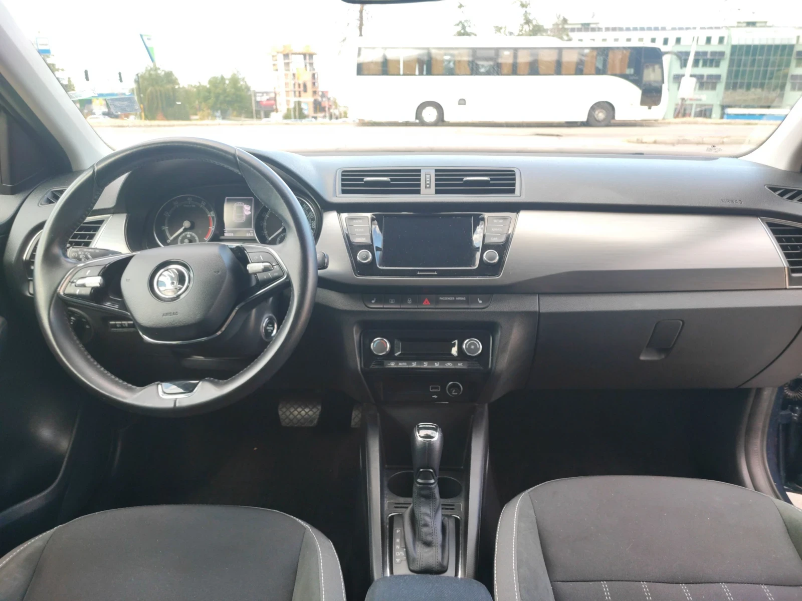 Skoda Fabia, снимка 12 - Автомобили и джипове - 56249007
