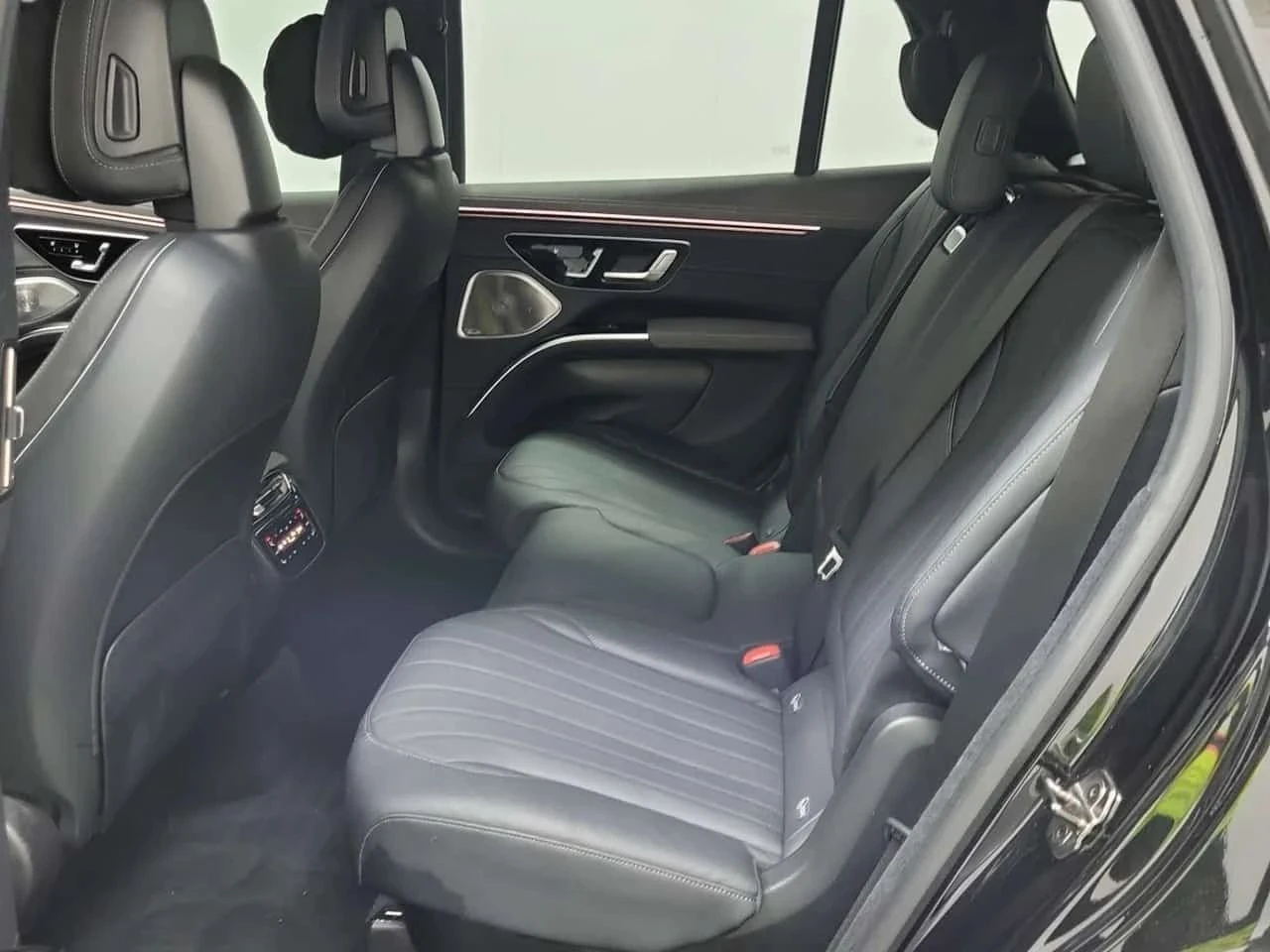 Mercedes-Benz EQS, снимка 12 - Автомобили и джипове - 56730427