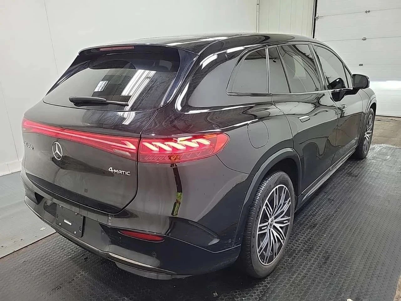 Mercedes-Benz EQS, снимка 2 - Автомобили и джипове - 56730427