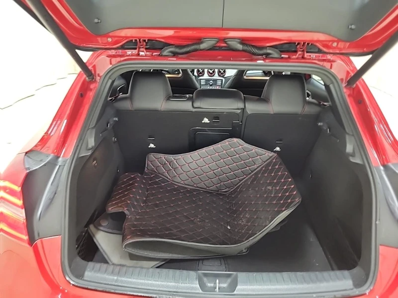 Mercedes-Benz GLA 45 AMG Пано* Подгреви* Harman Kardon* 380КС, снимка 12 - Автомобили и джипове - 52481016