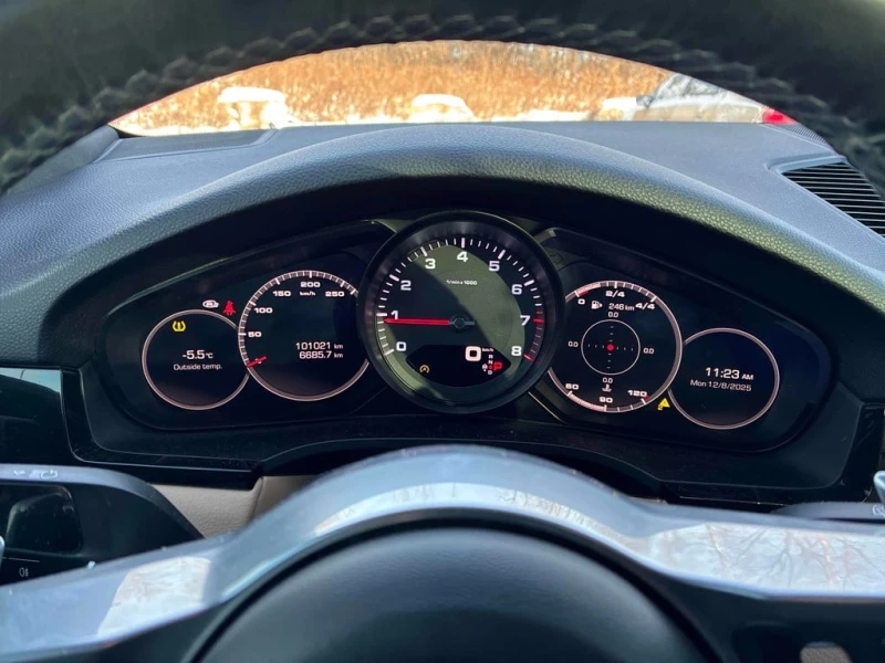 Porsche Cayenne 2019 AWD * БЕЗ ПЪРВОНАЧАЛНА ВНОСКА* , снимка 8 - Автомобили и джипове - 52705540