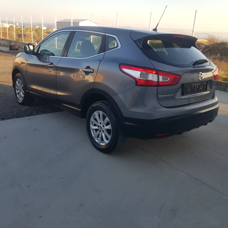 Nissan Qashqai 1.5 DCI, снимка 3 - Автомобили и джипове - 52831136