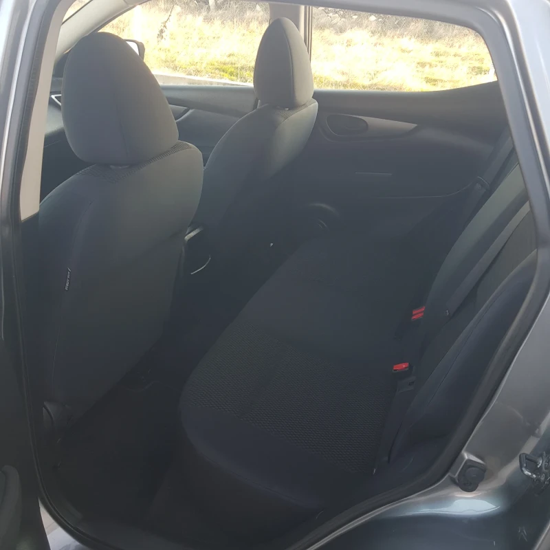 Nissan Qashqai 1.5 DCI, снимка 8 - Автомобили и джипове - 52831136