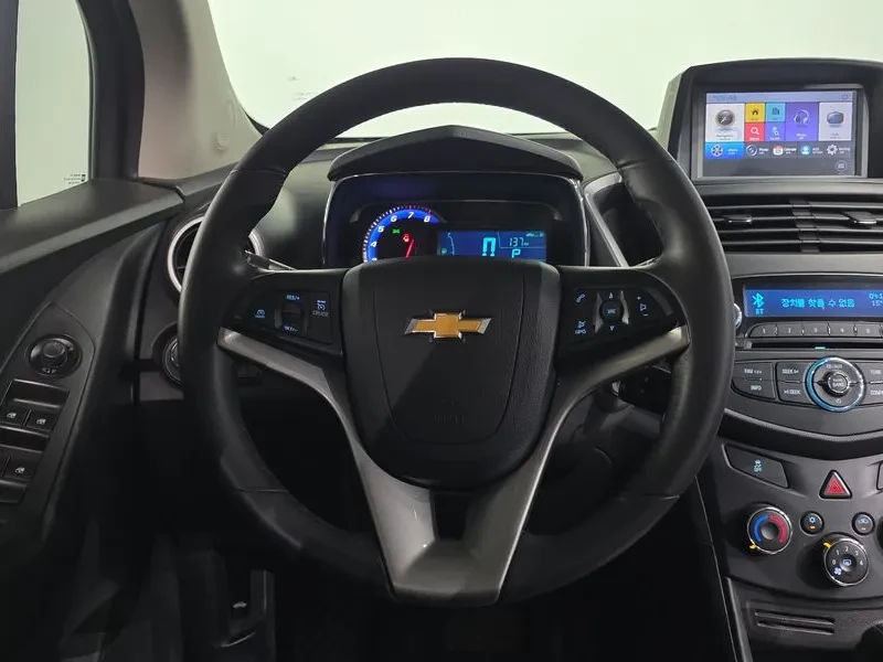 Chevrolet Trax 1.4, снимка 13 - Автомобили и джипове - 54327786