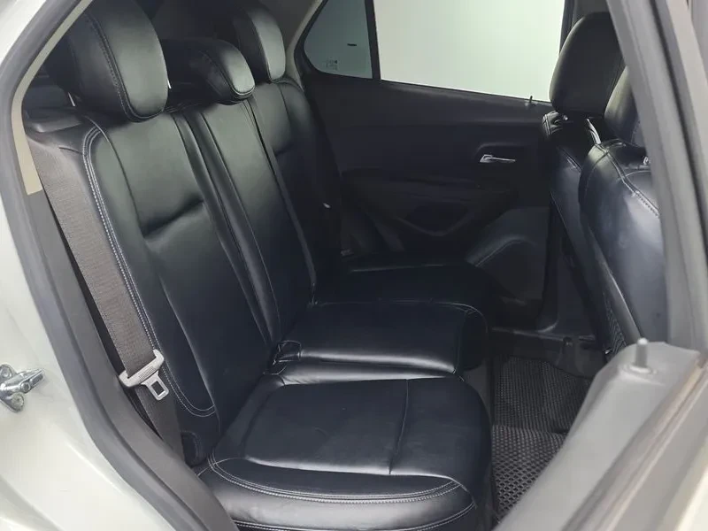 Chevrolet Trax 1.4, снимка 12 - Автомобили и джипове - 54327786