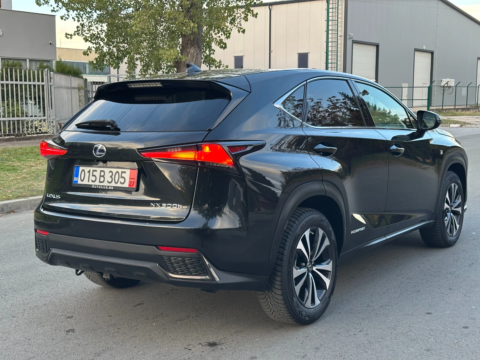 Lexus NX 300h В ГАРАНЦИЯ/ОБСЛУЖЕН 2.5HYBRID 4X4 F-SPORT FACELIFT - изображение 5