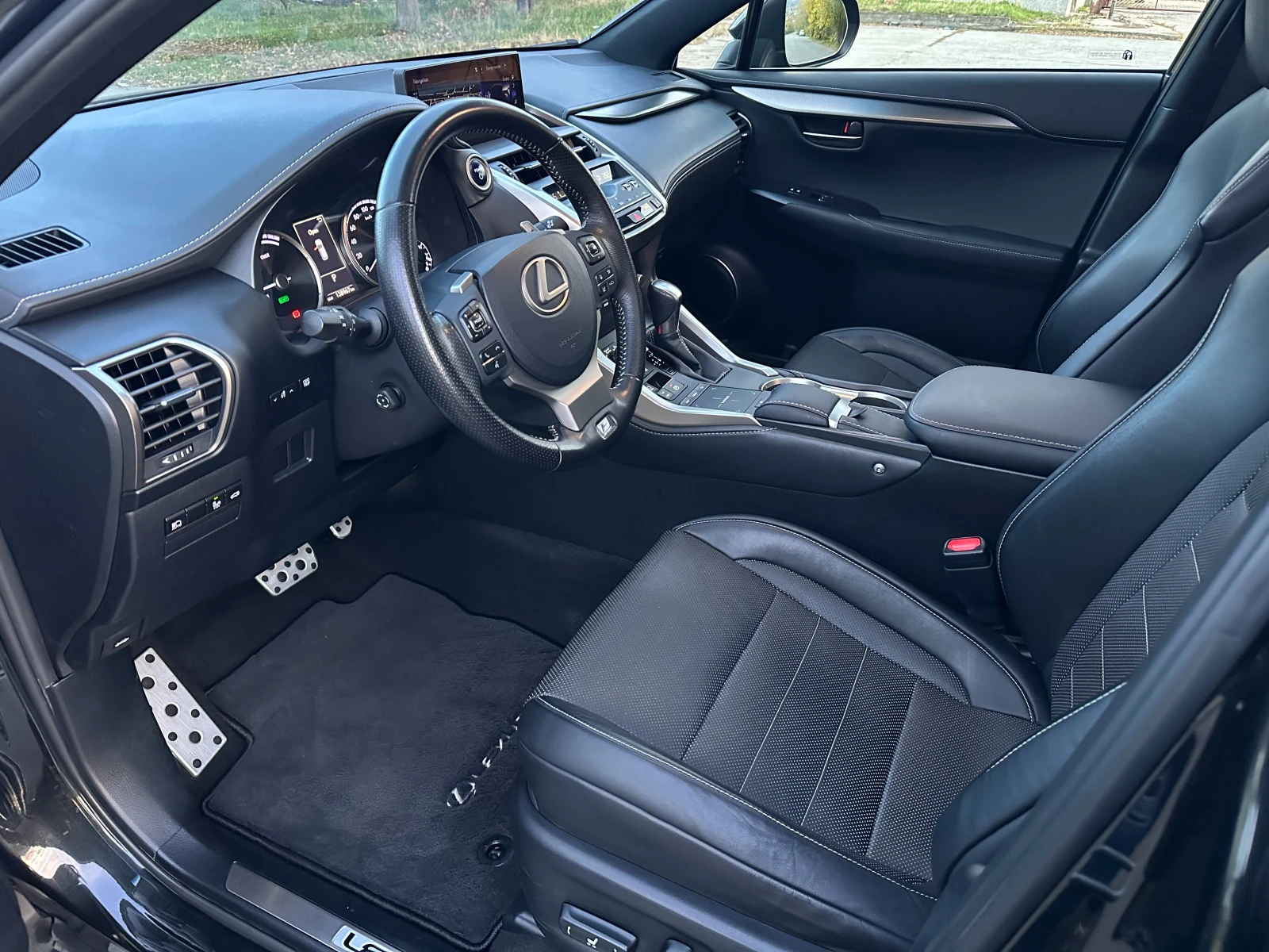 Lexus NX 300h В ГАРАНЦИЯ/ОБСЛУЖЕН 2.5HYBRID 4X4 F-SPORT FACELIFT - изображение 8