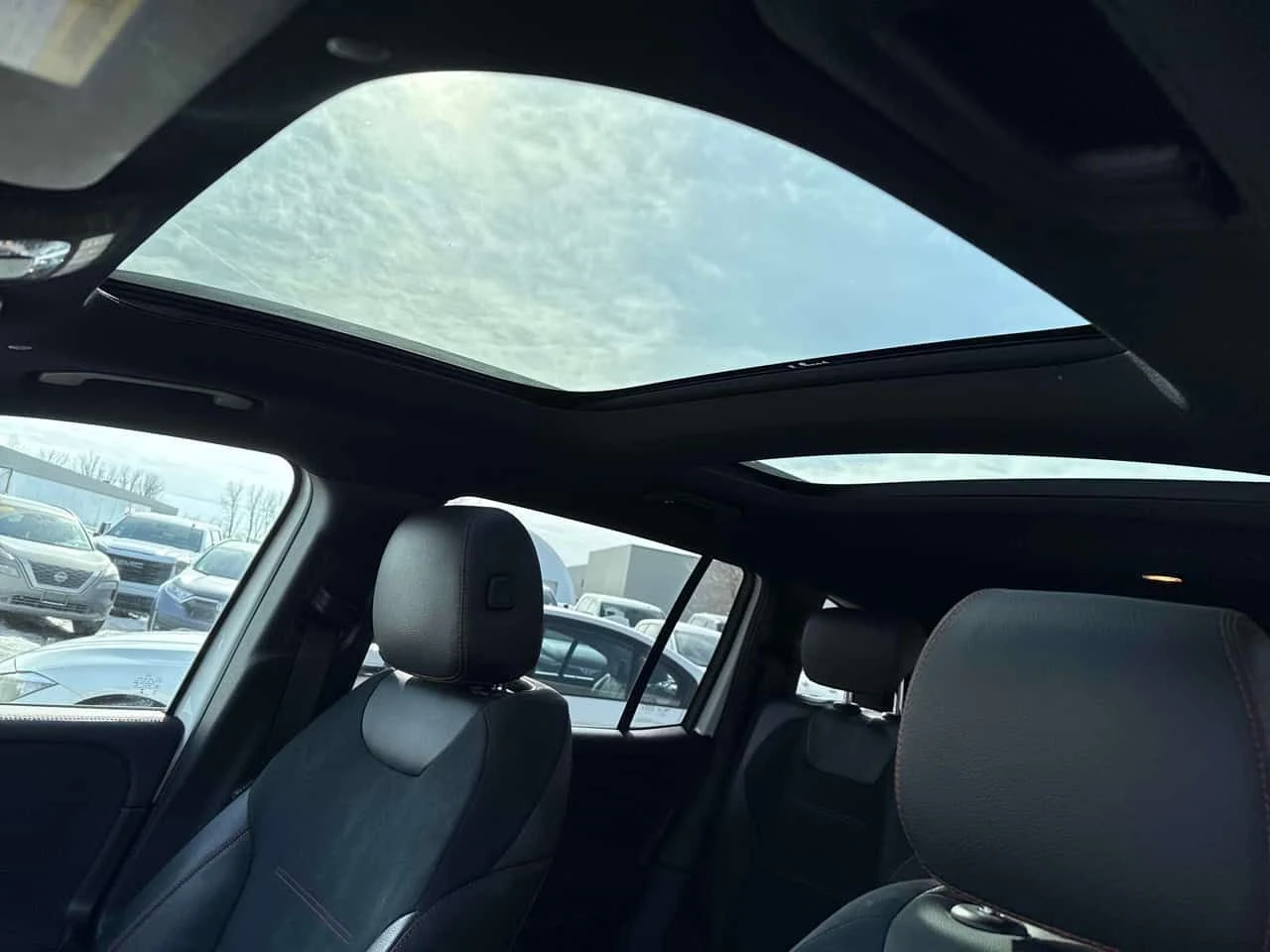 Mercedes-Benz GLB * 250 * CAMERA , DISTRONIC, снимка 17 - Автомобили и джипове - 53739775