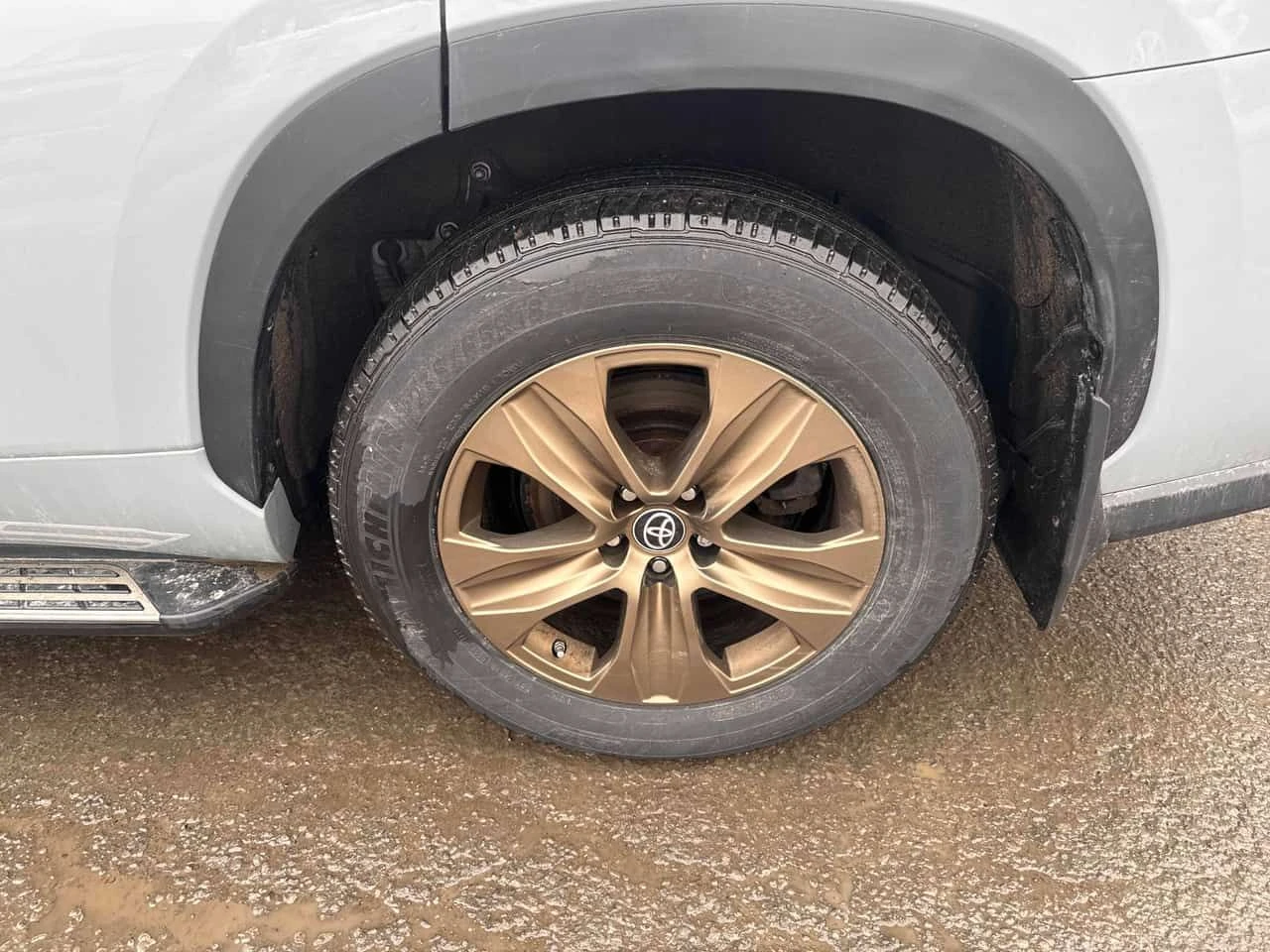 Toyota Highlander Hybrid Bronze Edition AWD | SUNROOF | KEYLESS | , снимка 7 - Автомобили и джипове - 53751569