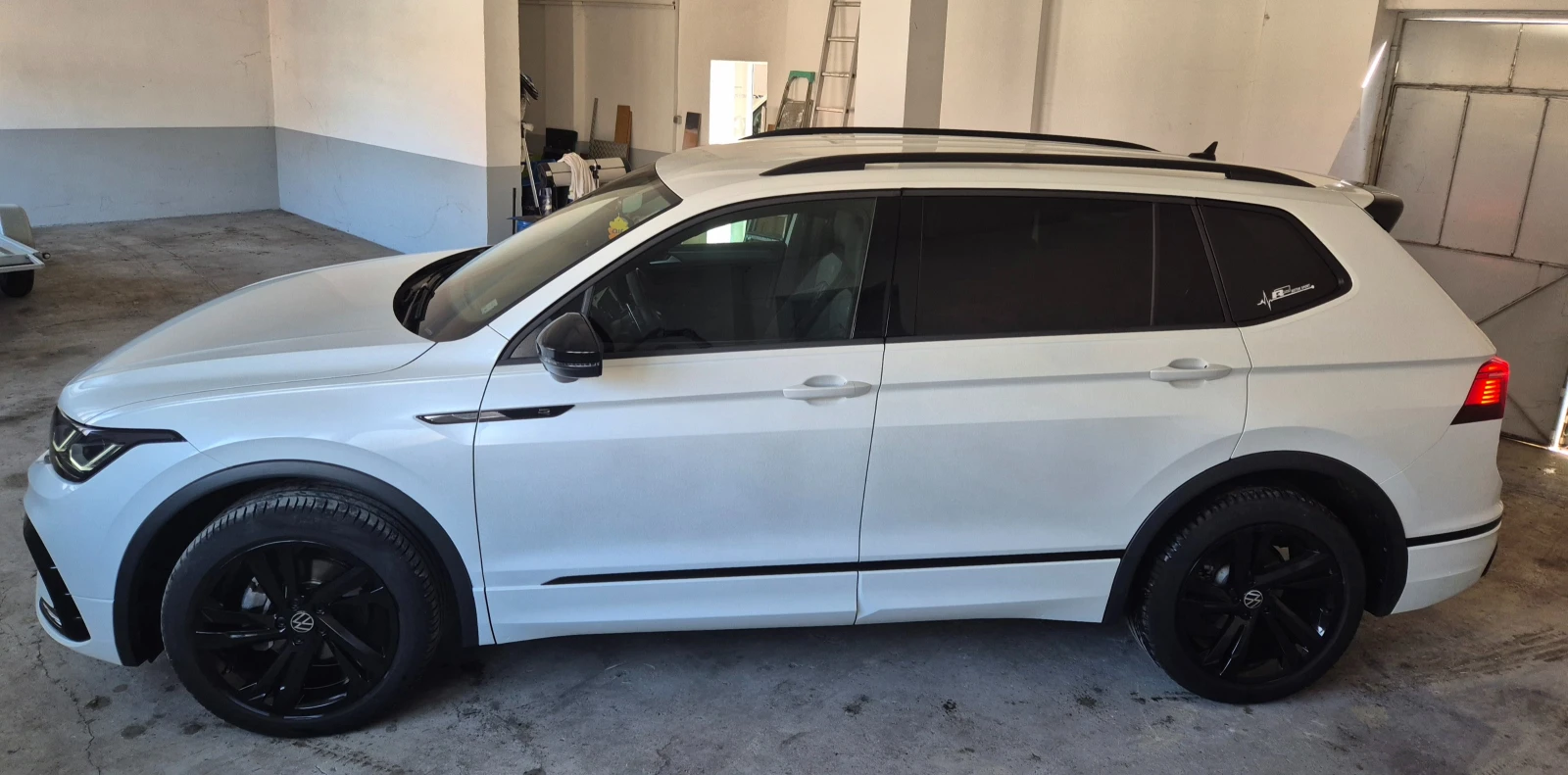 VW Tiguan Allspace R-LINE 7места, Гаранционен, снимка 5 - Автомобили и джипове - 55081794