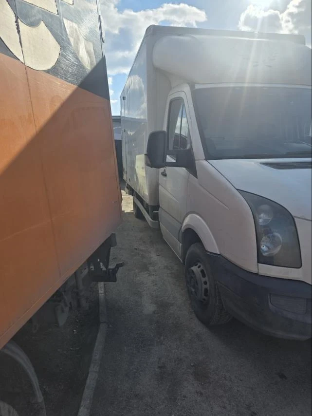 VW Crafter Фургон, снимка 2 - Бусове и автобуси - 49442935