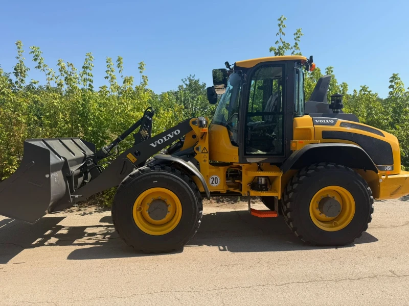 Челен товарач Volvo L45H , снимка 2 - Индустриална техника - 52795927