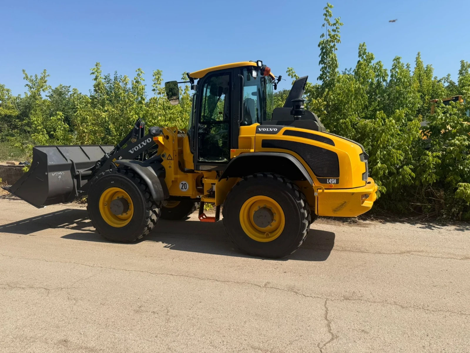 Челен товарач Volvo L45H 