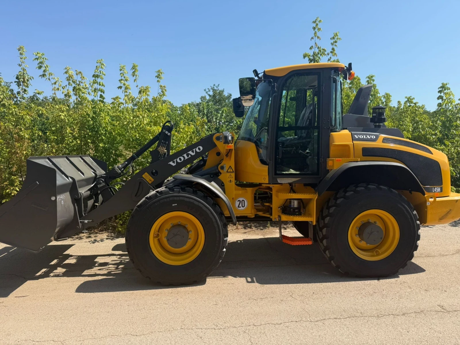 Челен товарач Volvo L45H  - изображение 2