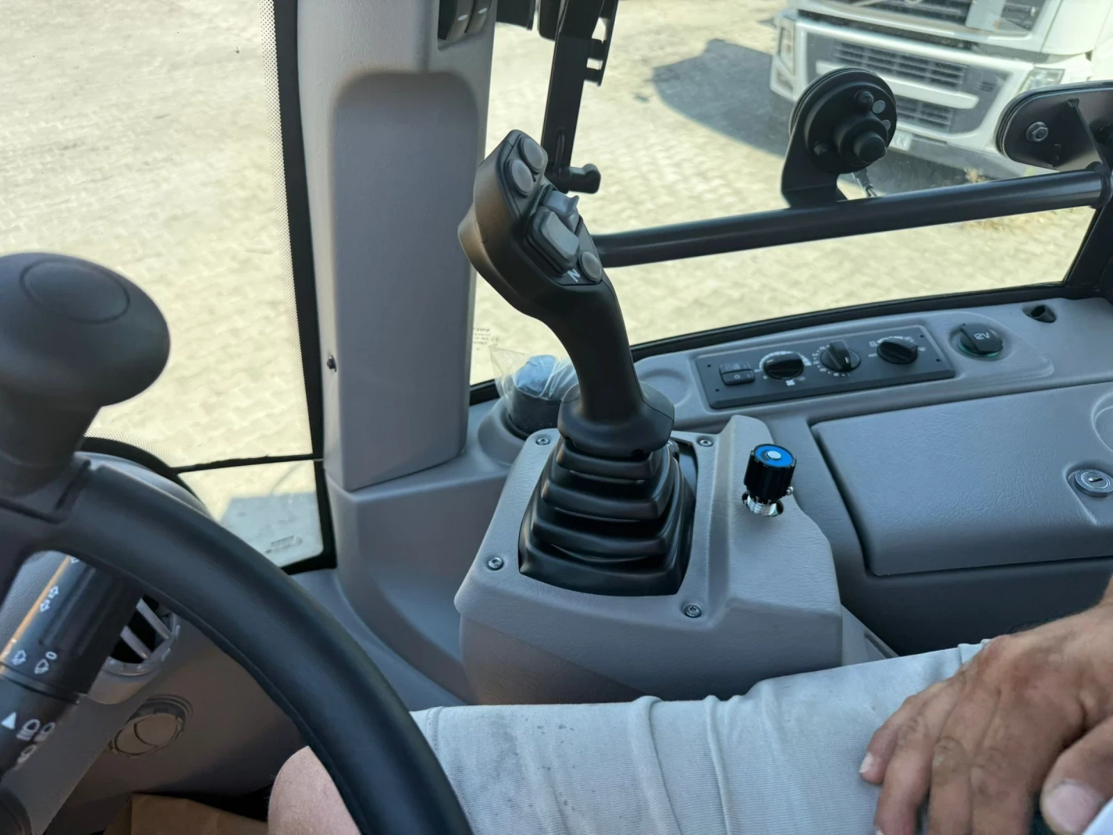 Челен товарач Volvo L45H  - изображение 4