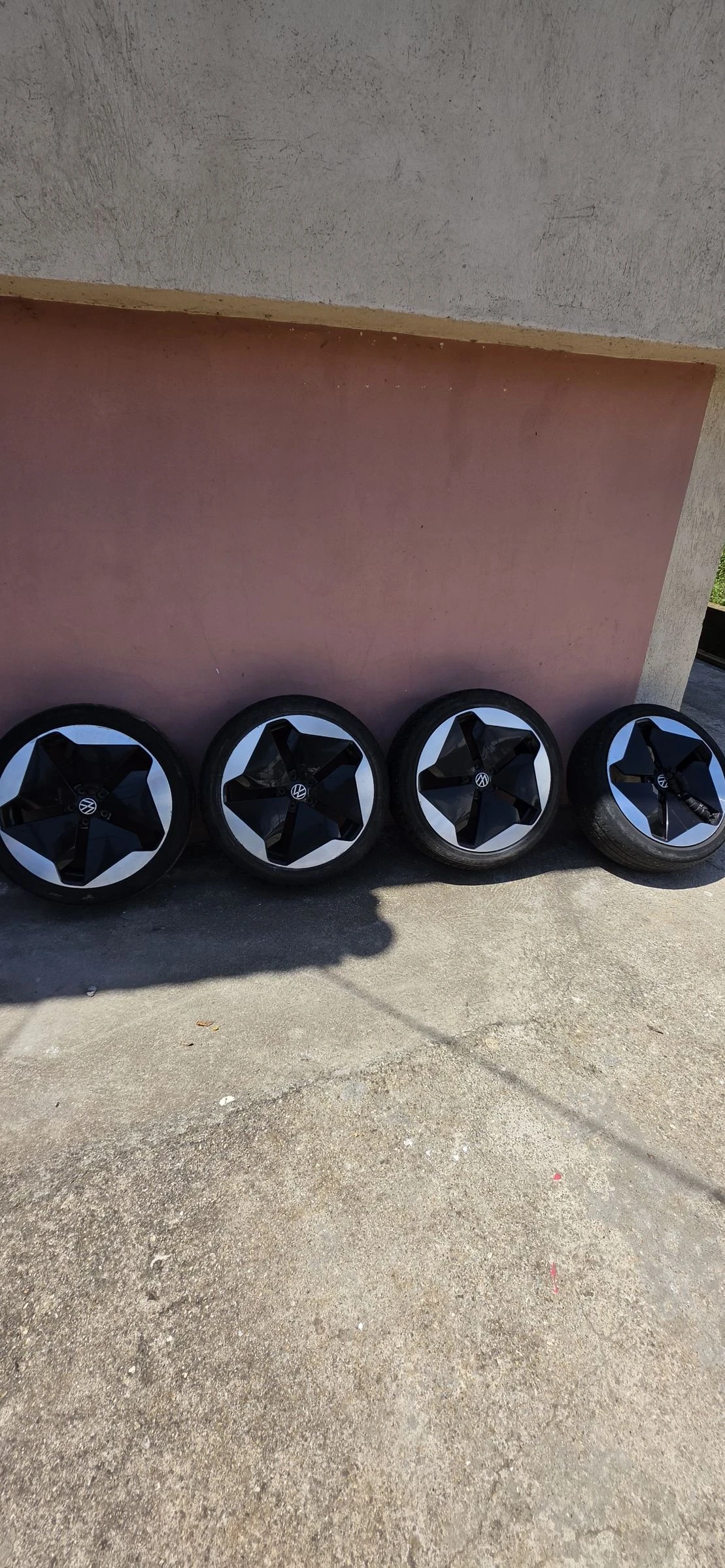 ���� � ������ 215/45R20 �� VW ID.3 | Mobile.bg � ����������� 1