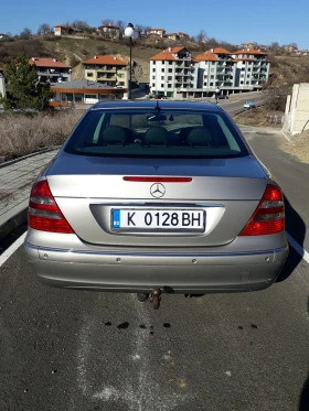 Mercedes-Benz E 220, снимка 4