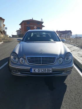 Mercedes-Benz E 220, снимка 2