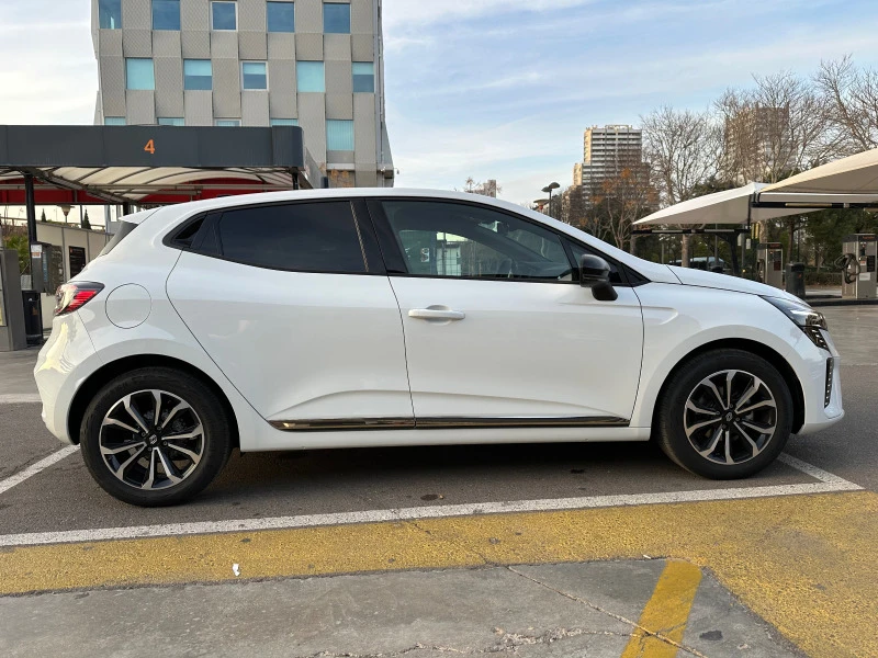 Renault Clio Techno TCE , снимка 4 - Автомобили и джипове - 47118847