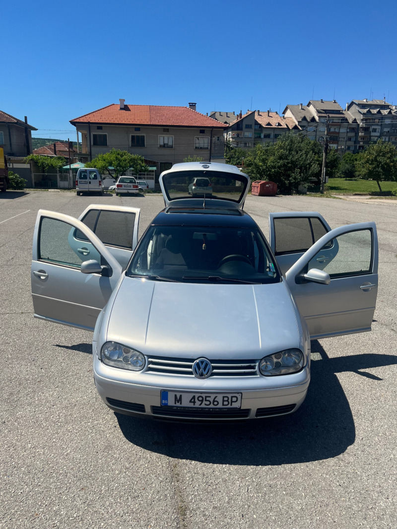 VW Golf, снимка 1 - Автомобили и джипове - 46256244