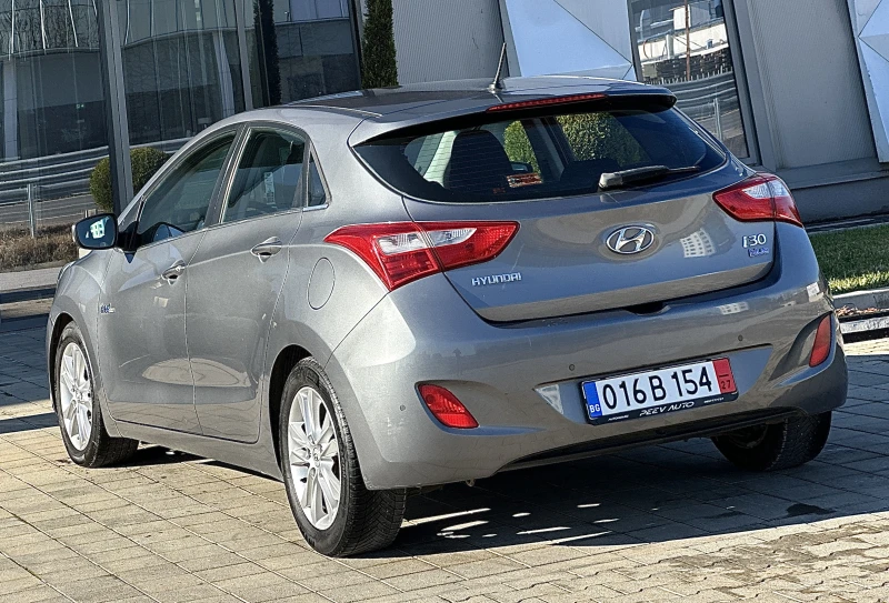 Hyundai I30 1.6 CRDI, снимка 8 - Автомобили и джипове - 48464971