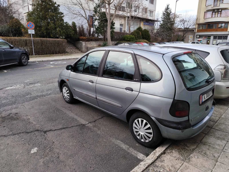 Renault Scenic, снимка 3 - Автомобили и джипове - 48619467