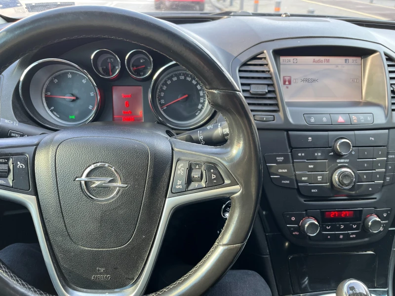 Opel Insignia, снимка 9 - Автомобили и джипове - 48960141