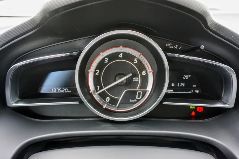 Mazda 3 2.2D EXCEED, снимка 8 - Автомобили и джипове - 50254411