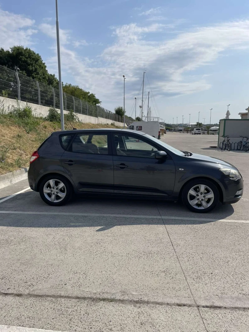 Kia Ceed, снимка 3 - Автомобили и джипове - 52366422