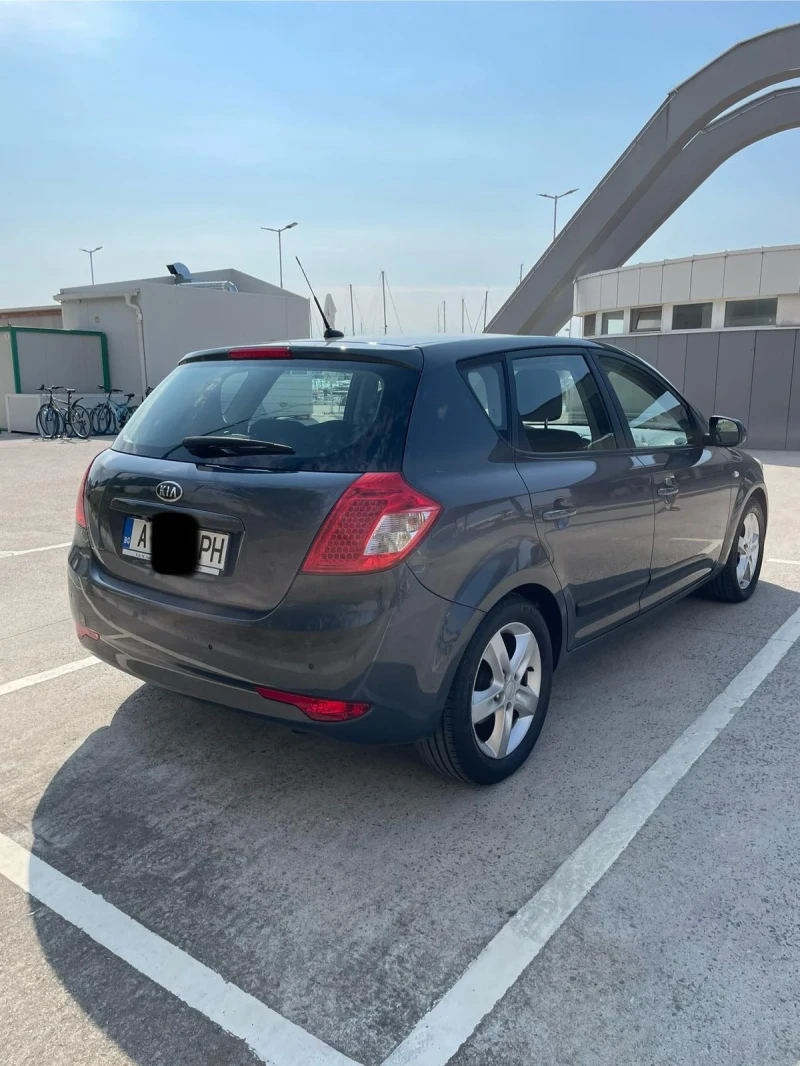 Kia Ceed, снимка 2 - Автомобили и джипове - 52366422