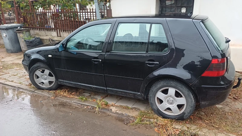 VW Golf, снимка 3 - Автомобили и джипове - 52052165