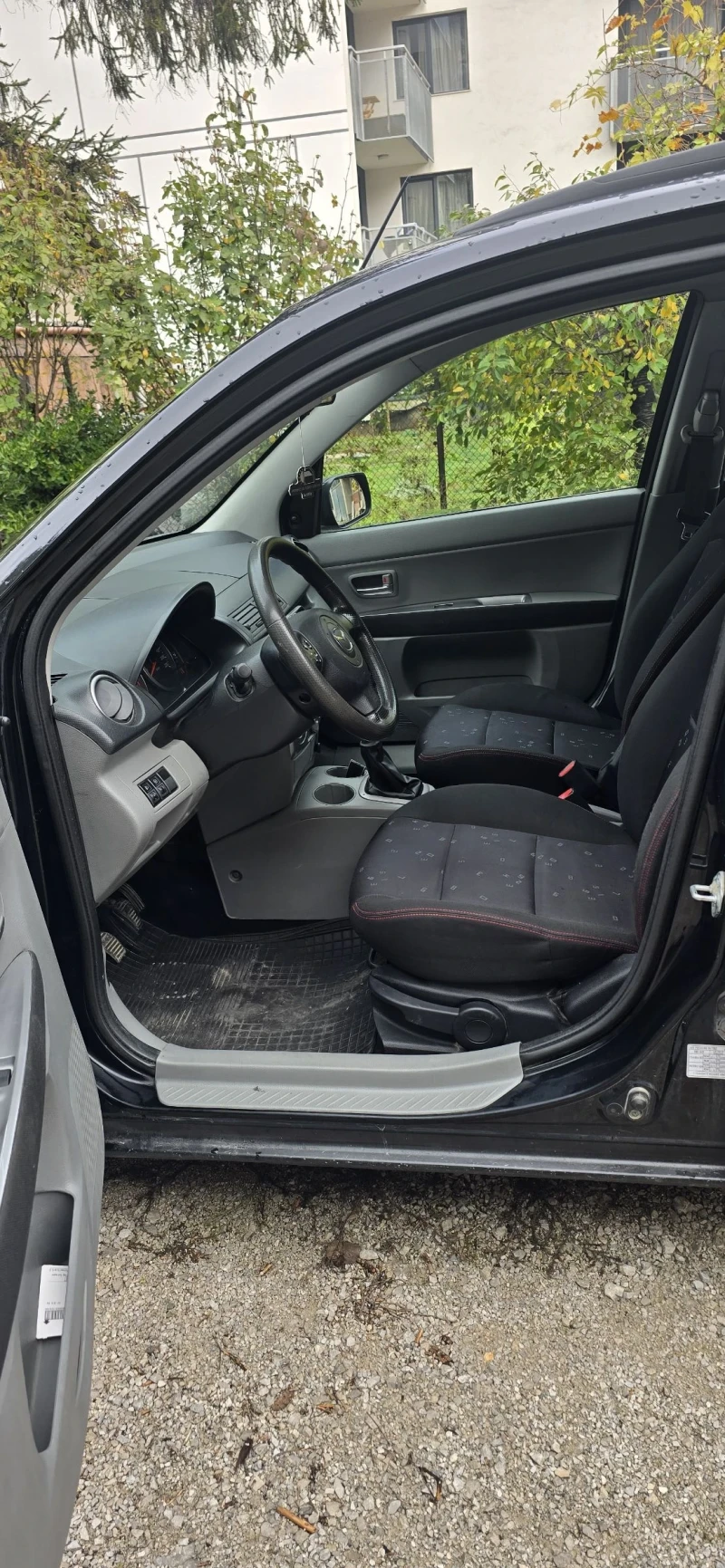 Mazda 2 1.4d, снимка 9 - Автомобили и джипове - 52379230