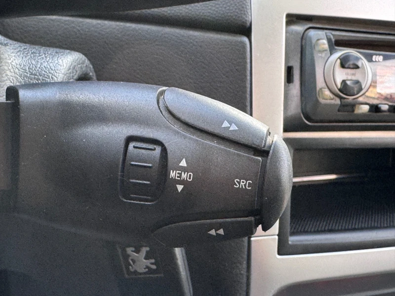 Peugeot 308 1.6HDI 109кс , снимка 13 - Автомобили и джипове - 52402288