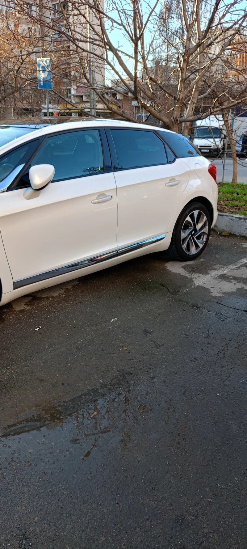 Citroen DS5 2.0HDi Алкантара Кейлесс Бяла Перла, снимка 4 - Автомобили и джипове - 52789163