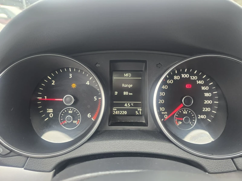 VW Golf 1.6TDI 105к.с Comfortline, снимка 17 - Автомобили и джипове - 53293305