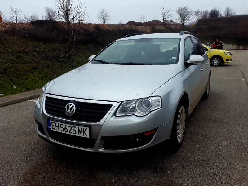 VW Passat 1.6 FSI, снимка 2 - Автомобили и джипове - 53303141