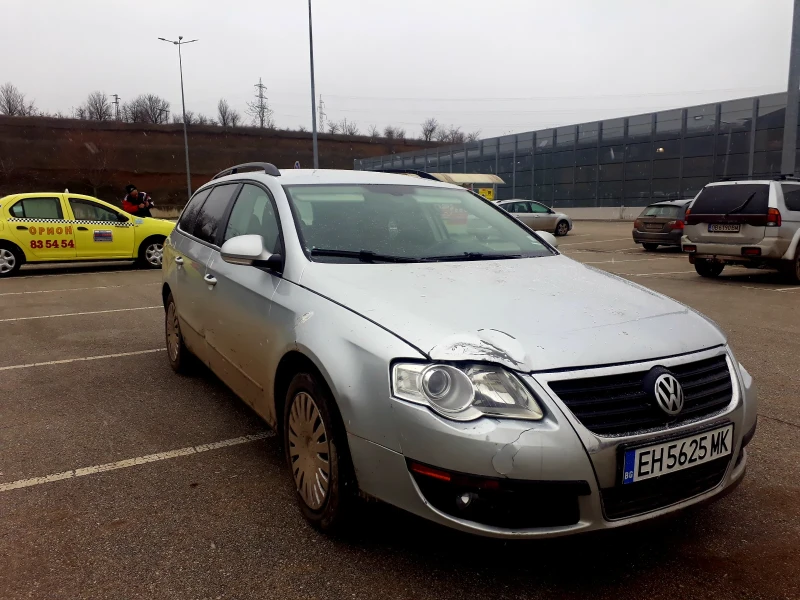 VW Passat 1.6 FSI, снимка 3 - Автомобили и джипове - 53303141