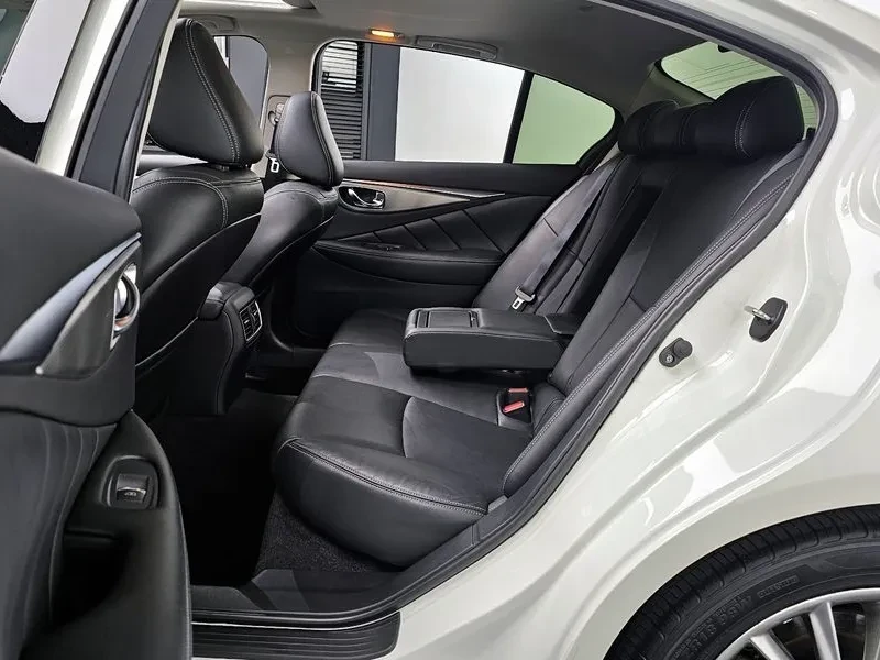 Infiniti Q50 3.0, снимка 12 - Автомобили и джипове - 54779991
