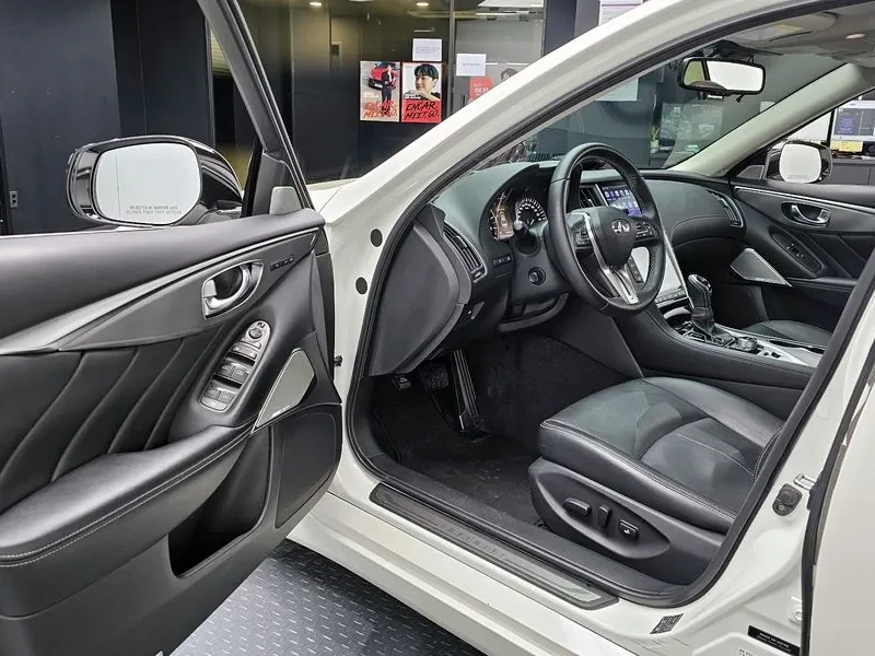 Infiniti Q50 3.0, снимка 11 - Автомобили и джипове - 54779991