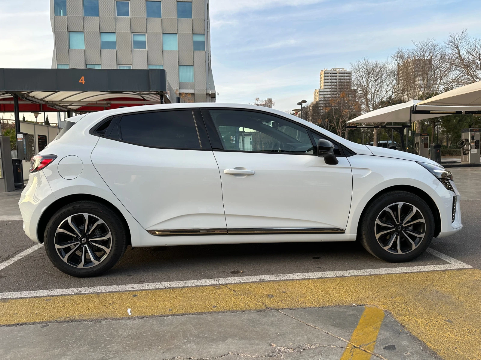 Renault Clio Techno TCE  - изображение 4