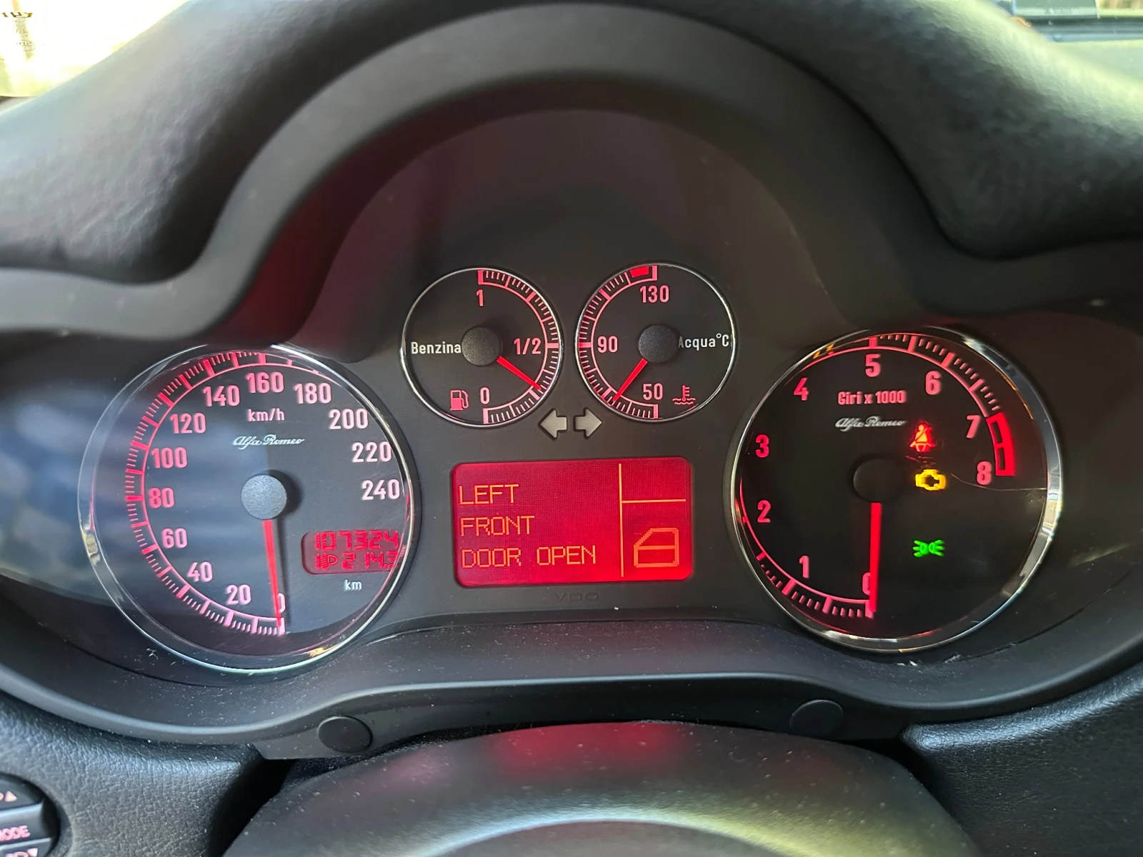 Alfa Romeo 147 1.6i + Климатик - изображение 9