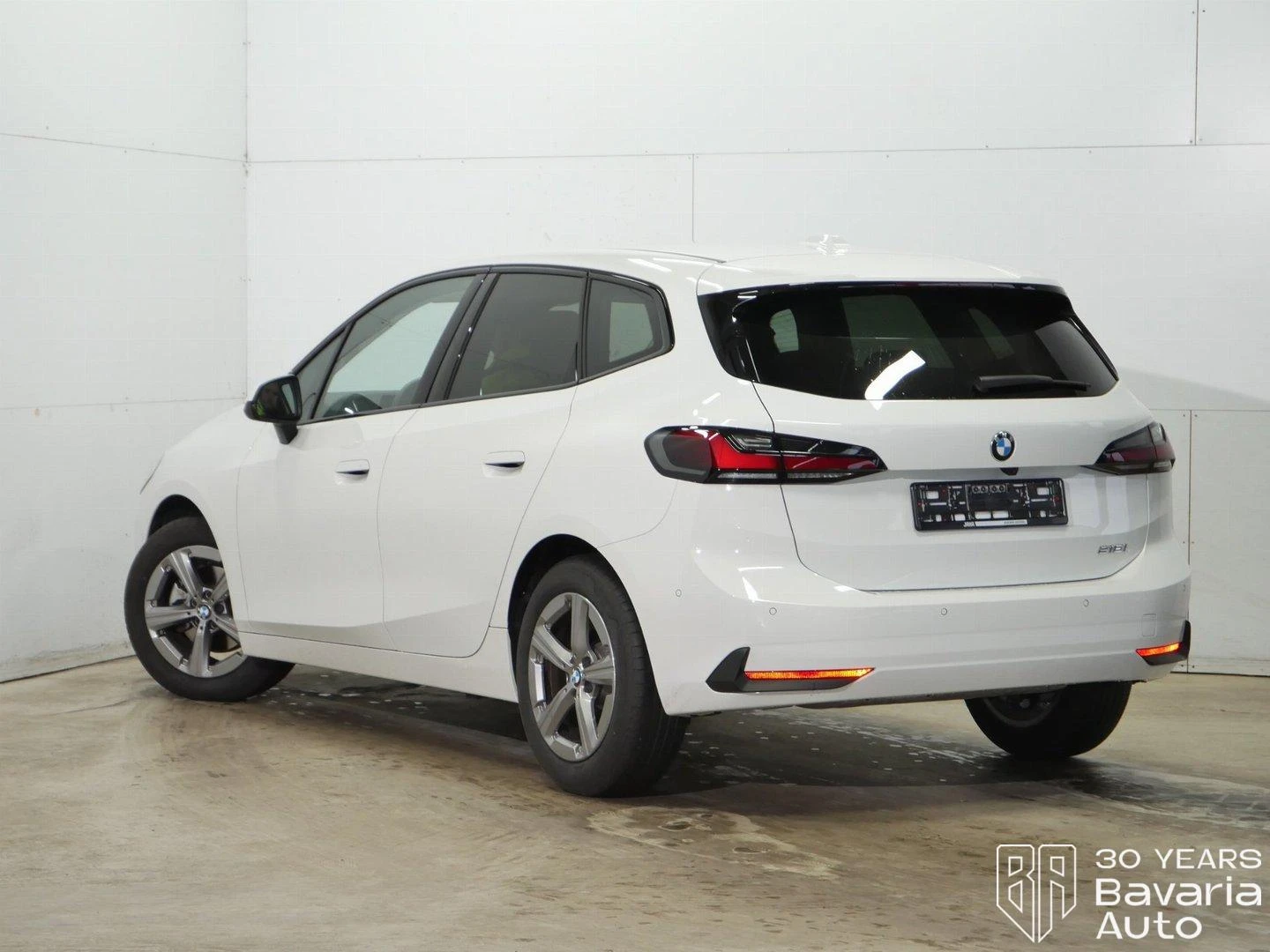 BMW 216 i Active Tourer Steptronic - изображение 2