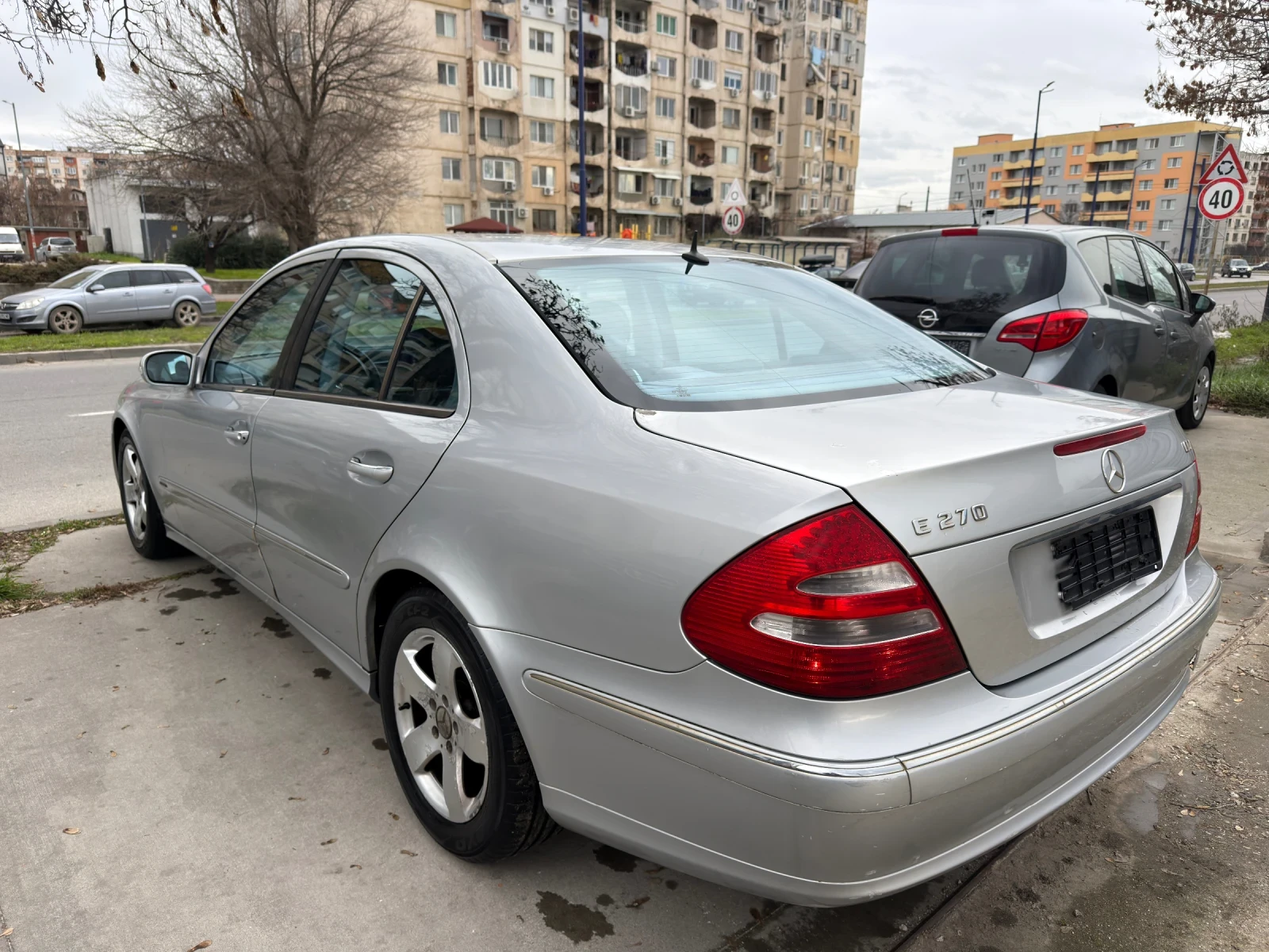 Mercedes-Benz E 270 Avantgard - изображение 5
