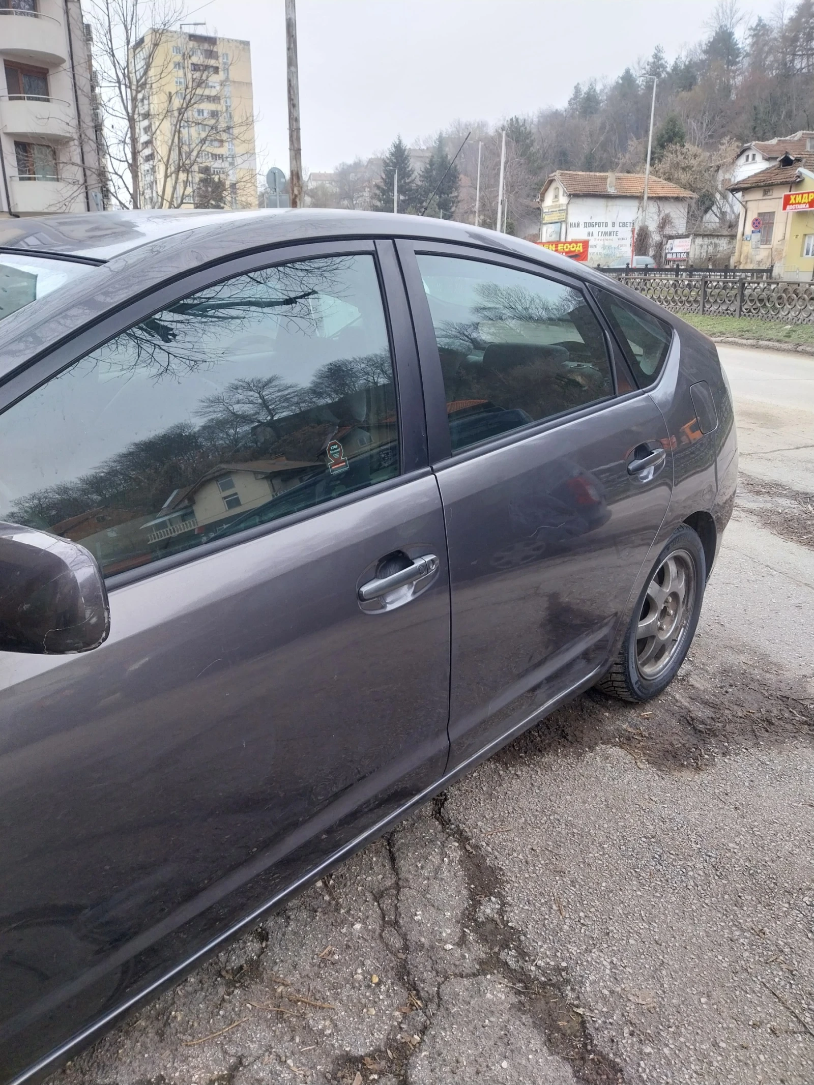 Toyota Prius 1.5 VVT-i (113 Hp) Hybrid e-CVT, снимка 5 - Автомобили и джипове - 53739662