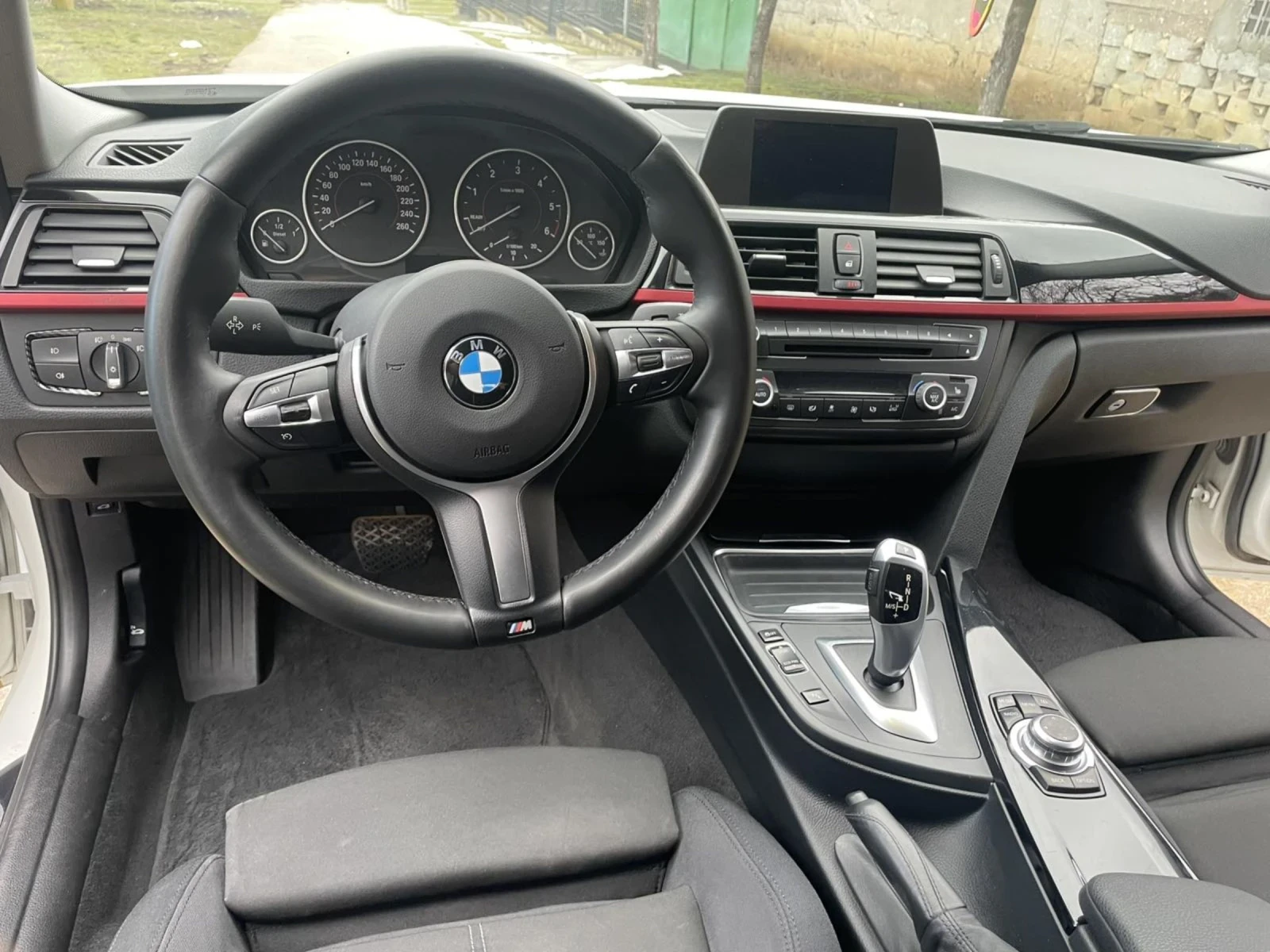 BMW 320 Xdrive Automatic F31, снимка 10 - Автомобили и джипове - 53743489
