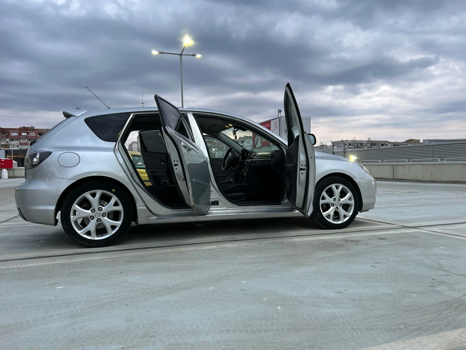 Mazda 3 Facelift, снимка 4 - Автомобили и джипове - 53951192