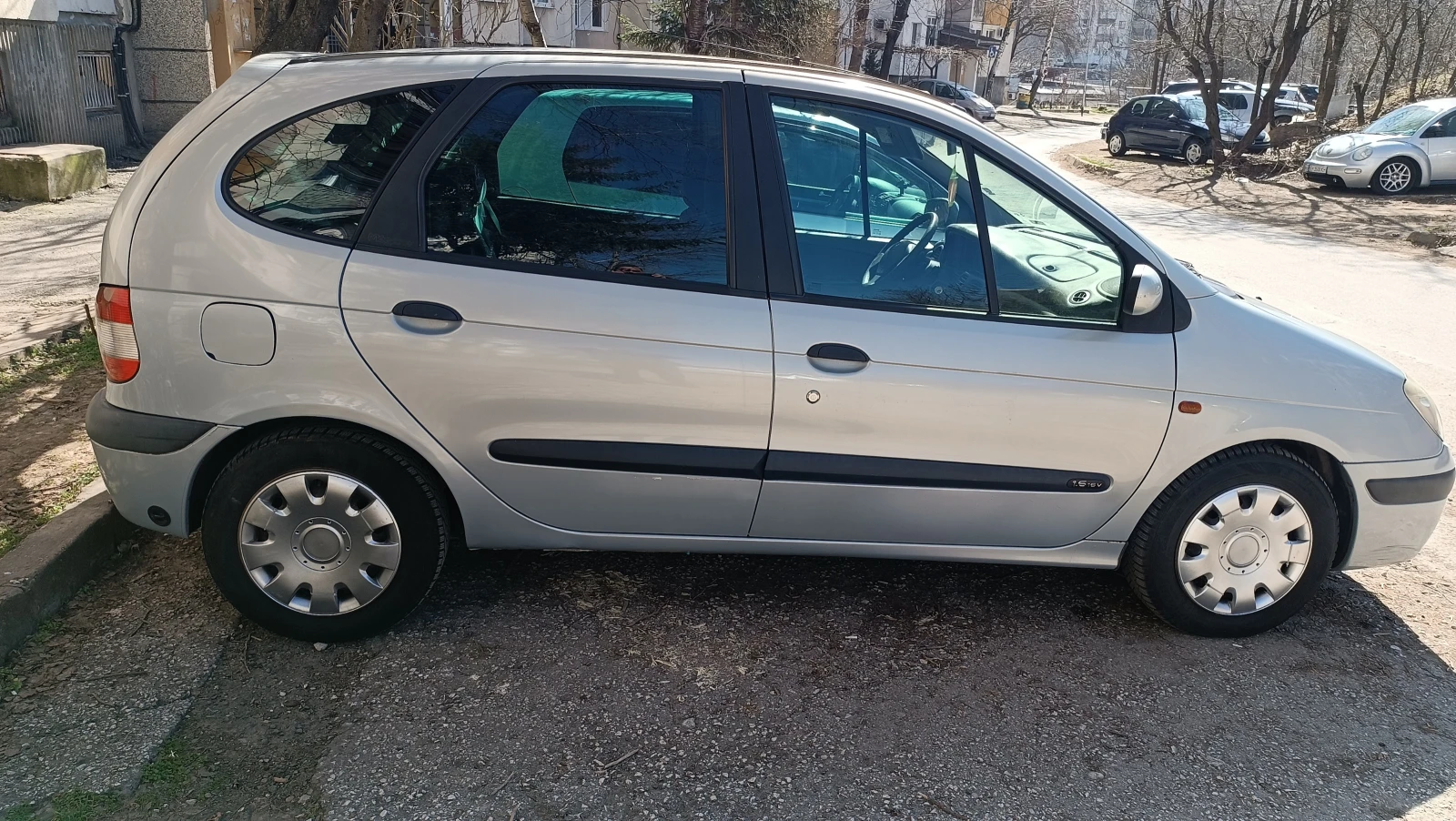 Renault Scenic, снимка 2 - Автомобили и джипове - 54033517