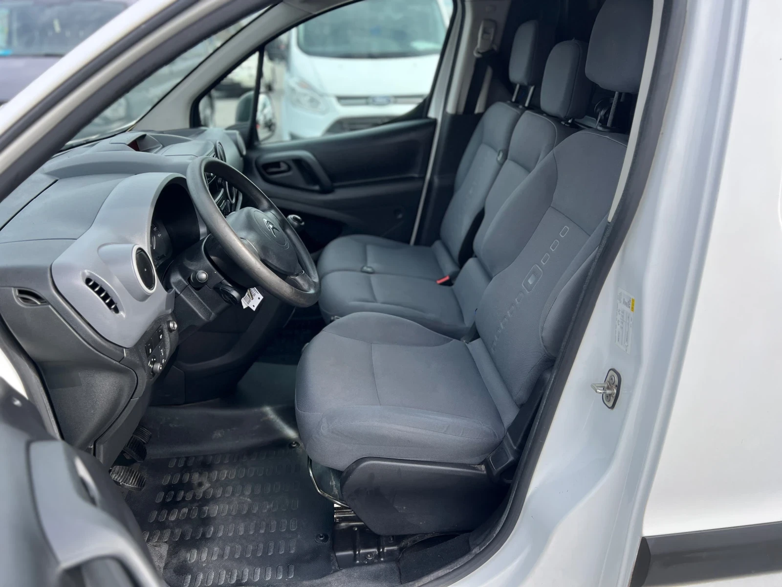 Citroen Berlingo 2+ 1 КЛИМА ТОП СЪСТОЯНИЕ, снимка 9 - Автомобили и джипове - 54128358