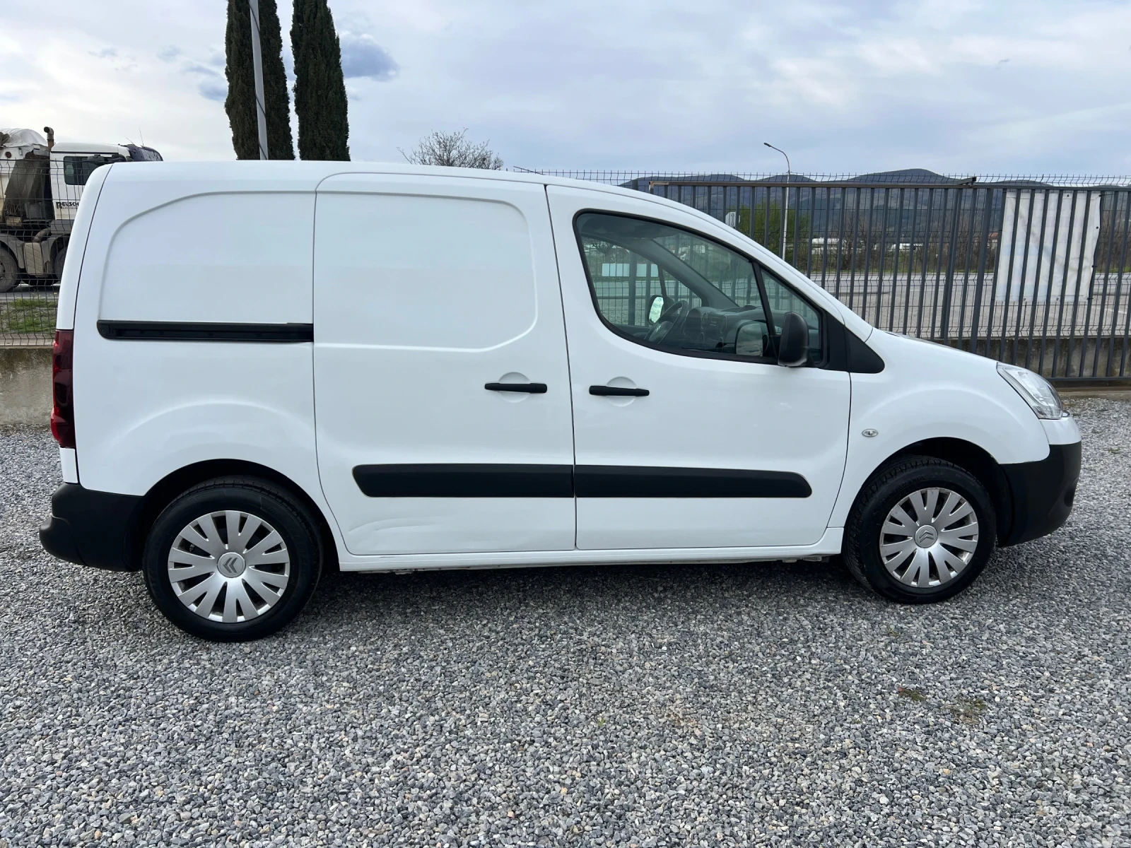 Citroen Berlingo 2+ 1 КЛИМА ТОП СЪСТОЯНИЕ, снимка 7 - Автомобили и джипове - 54128358
