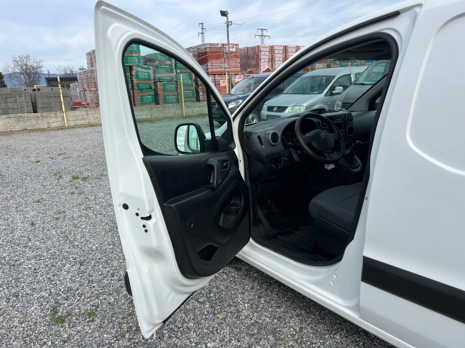Citroen Berlingo 2+ 1 КЛИМА ТОП СЪСТОЯНИЕ, снимка 8 - Автомобили и джипове - 54128358